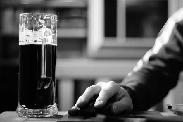 Что такое алкогольная зависимость и как ее лечат?